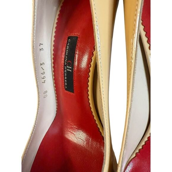 CH Carolina Herrera Patent Leather Heels Beige Red Sole Pumps Size US 6.5 / EU37 - Picture 7 of 10